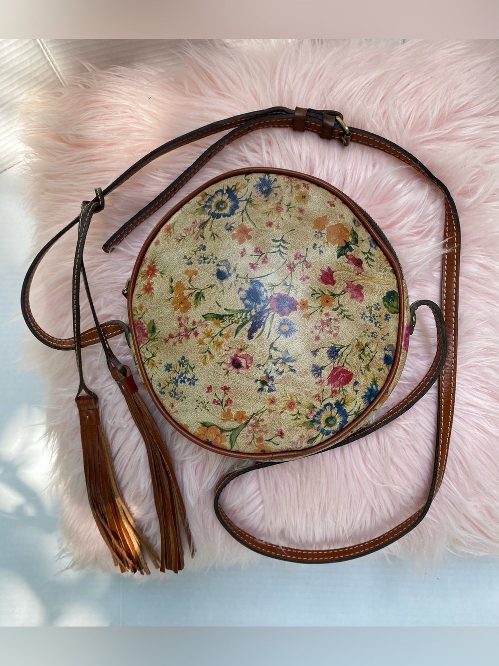 Patricia Nash  leather 🌺Floral Round Crossbody with Brown Trim